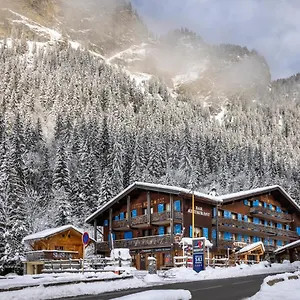 Le A By Neige Et Roc Hotel Morzine